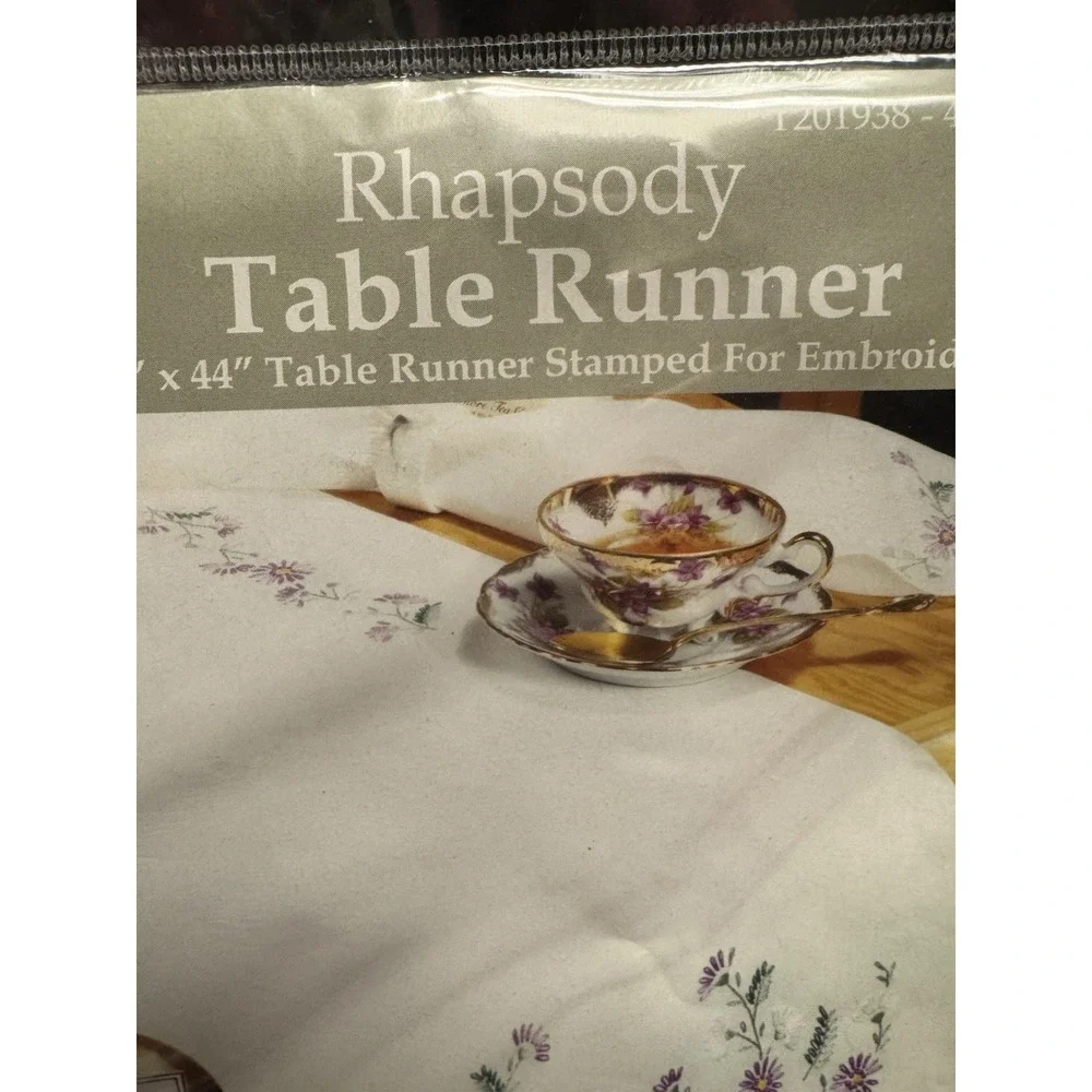 Tobin RHAPSODY Table Runner Stamped for Embroidery 14